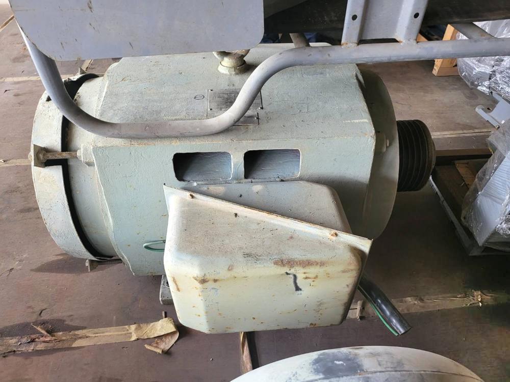 東芝製三相誘導モーター TIKK-VCK 150kW（中古）の写真（4枚目）