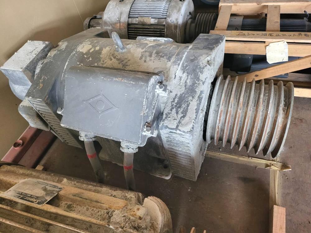 三相誘導モーター RVN-G 55kW（中古）の写真