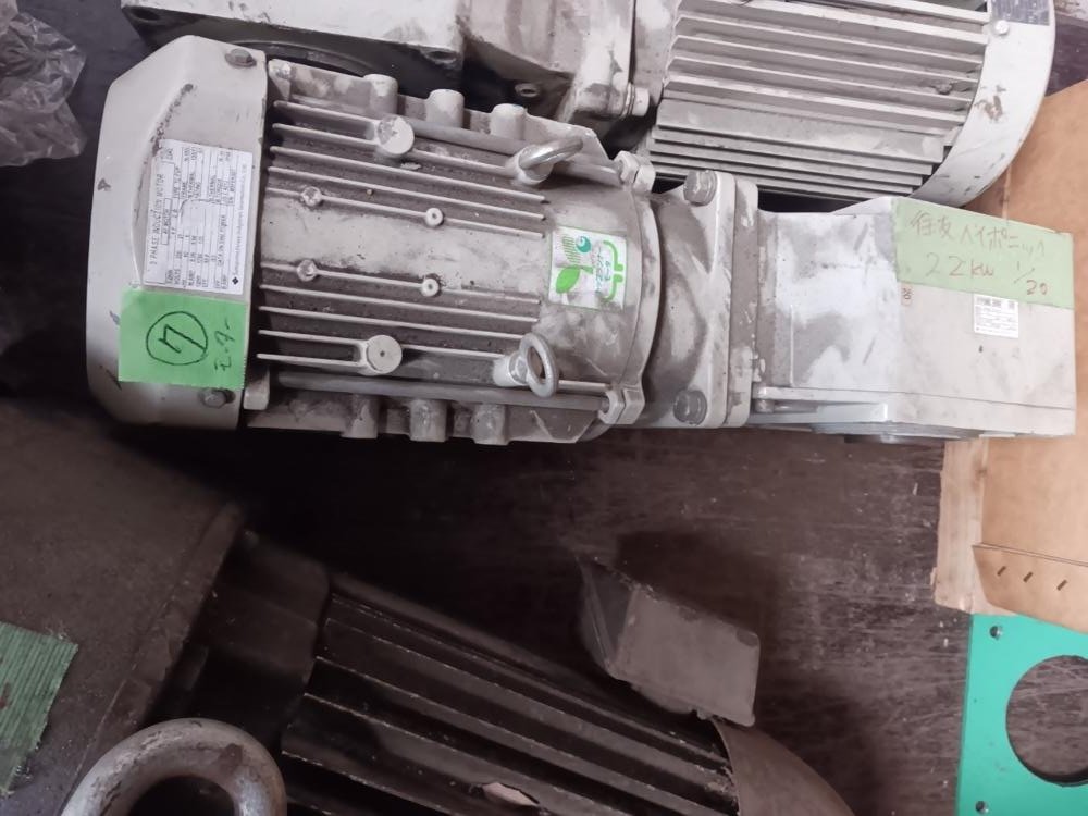 住友重機械工業製モーター TC-FVP 2.2kW（中古）の写真