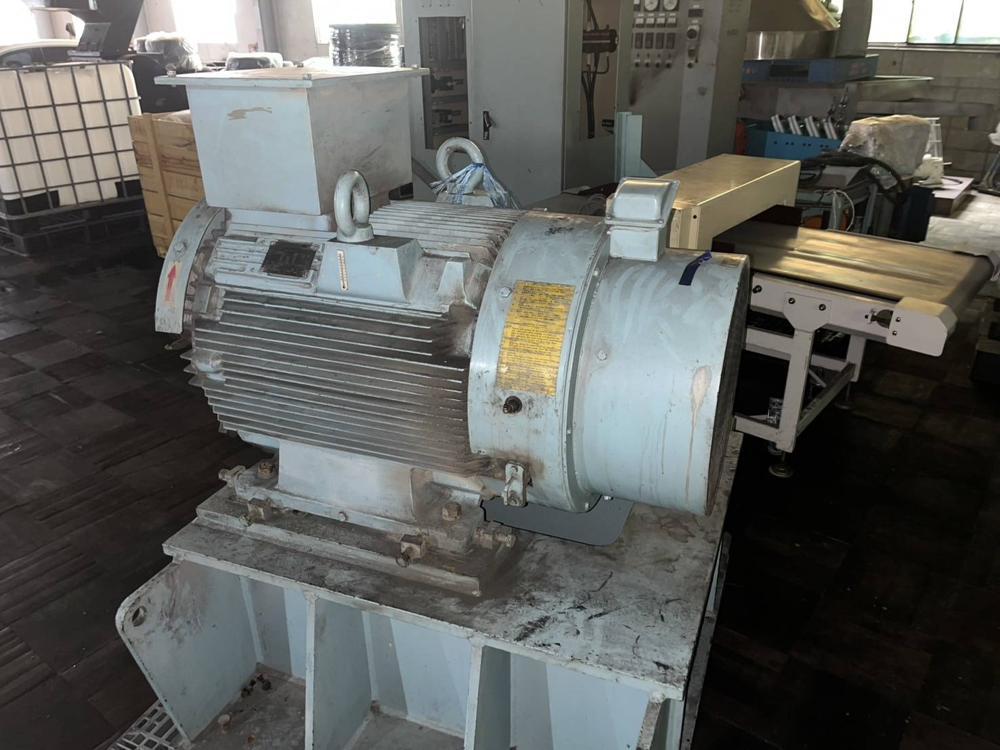富士電機製モーター MPF9282A 132kW（中古）の写真