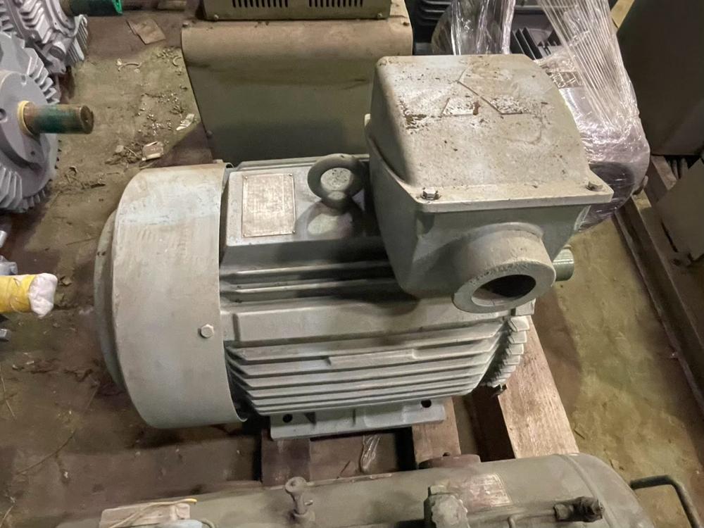 三菱製モーター SF-KH 55kW(中古)の写真