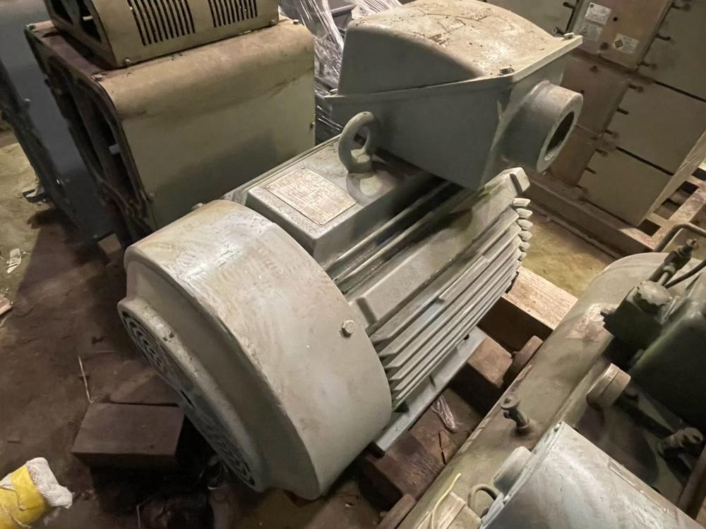 三菱製モーター SF-KH 55kW(中古)の写真(3枚目)