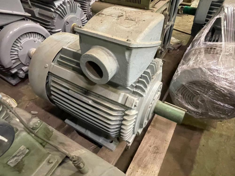 三菱製モーター SF-KH 55kW(中古)の写真(7枚目)
