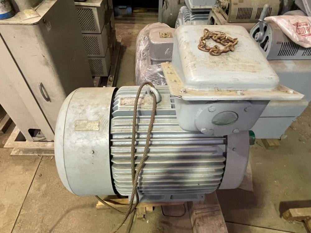 東芝製モーター TIKK-FBK 55kW(中古)の写真(4枚目)