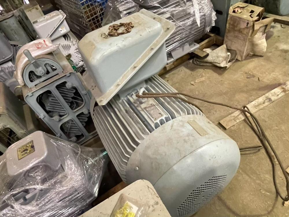 東芝製モーター TIKK-FBK 55kW(中古)の写真(5枚目)