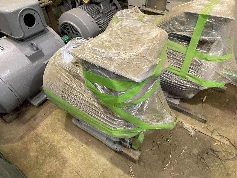 東芝製モーター TIKK-FBkW11 90kW(中古)の写真