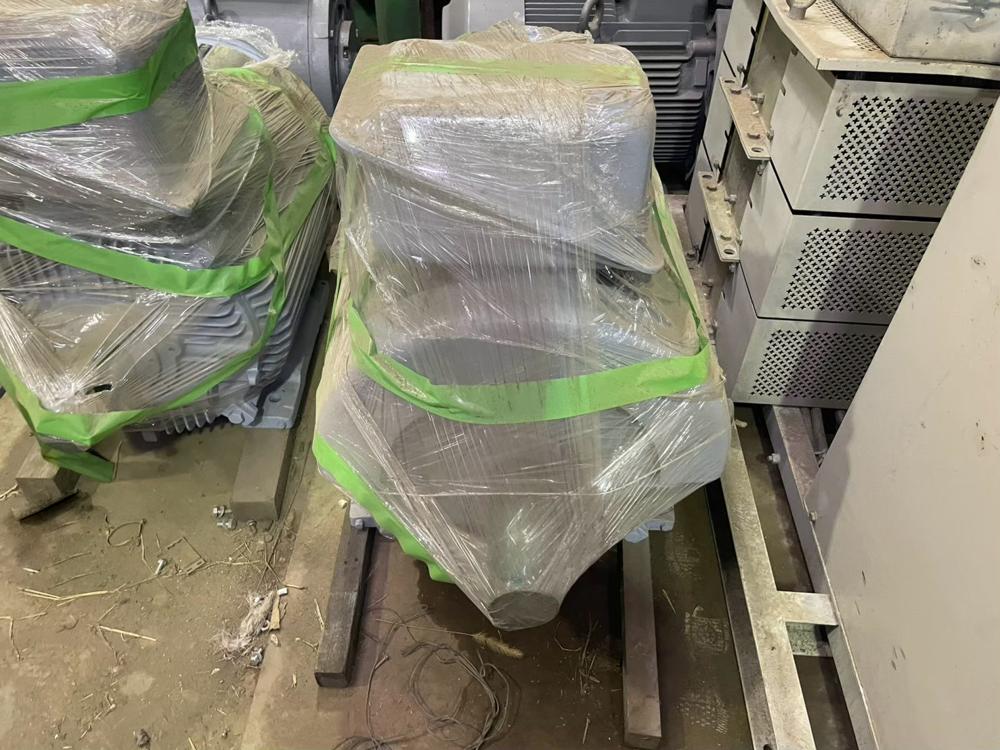 東芝製モーター TIKK-FBkW11 90kW(中古)の写真(3枚目)