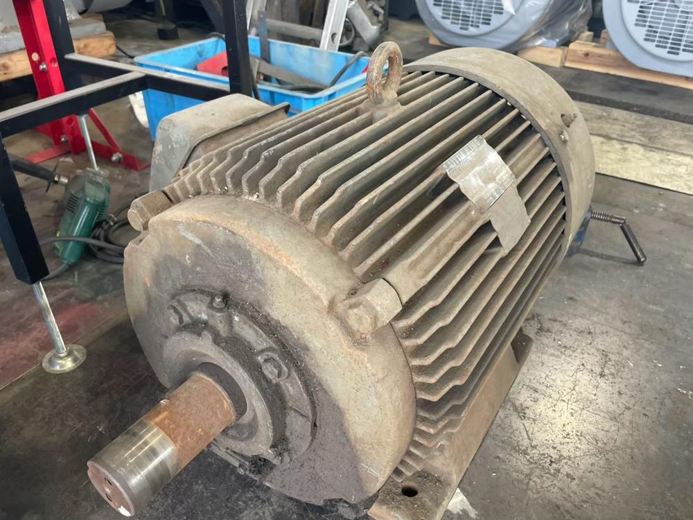 明電舎製モーター TE6-NNRY 15kW（中古）の写真