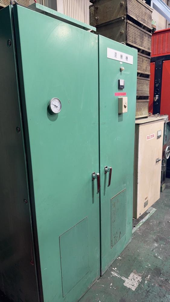 川俣精機製モーター KD315L 350kW(中古)の写真(3枚目)