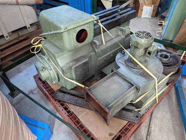 【中古】安川電機製DCモーターのサムネイル