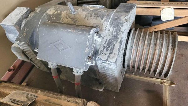 三相誘導モーター RVN-G 55kW（中古）の写真