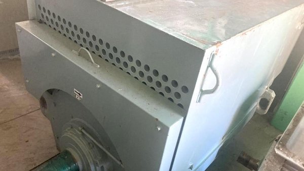 東芝製モーター TKKH-FBKW 560kW（中古）の写真